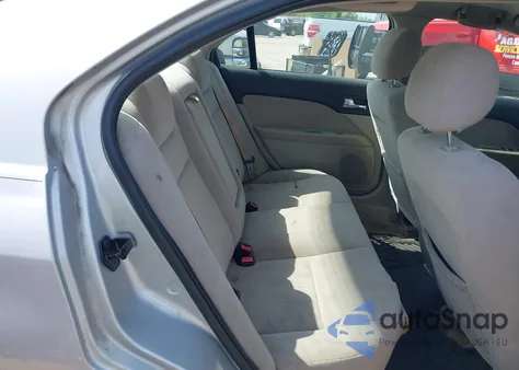 2006 Mercury Milan V6 z USA, uszkodzony, nr VIN 3MEFM07116R611143